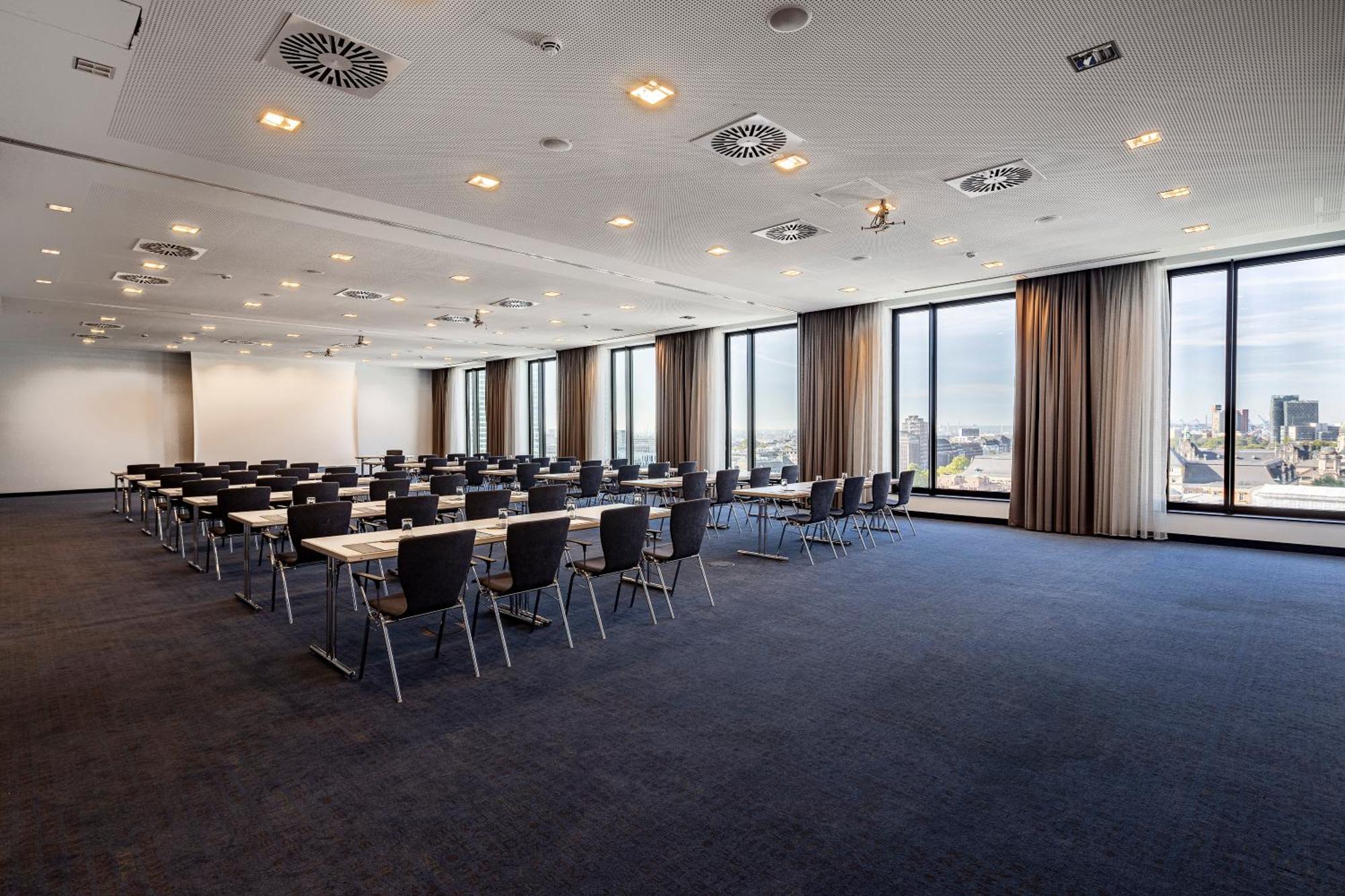 Intercityhotel Hamburg Dammtor-Messe Exterior photo