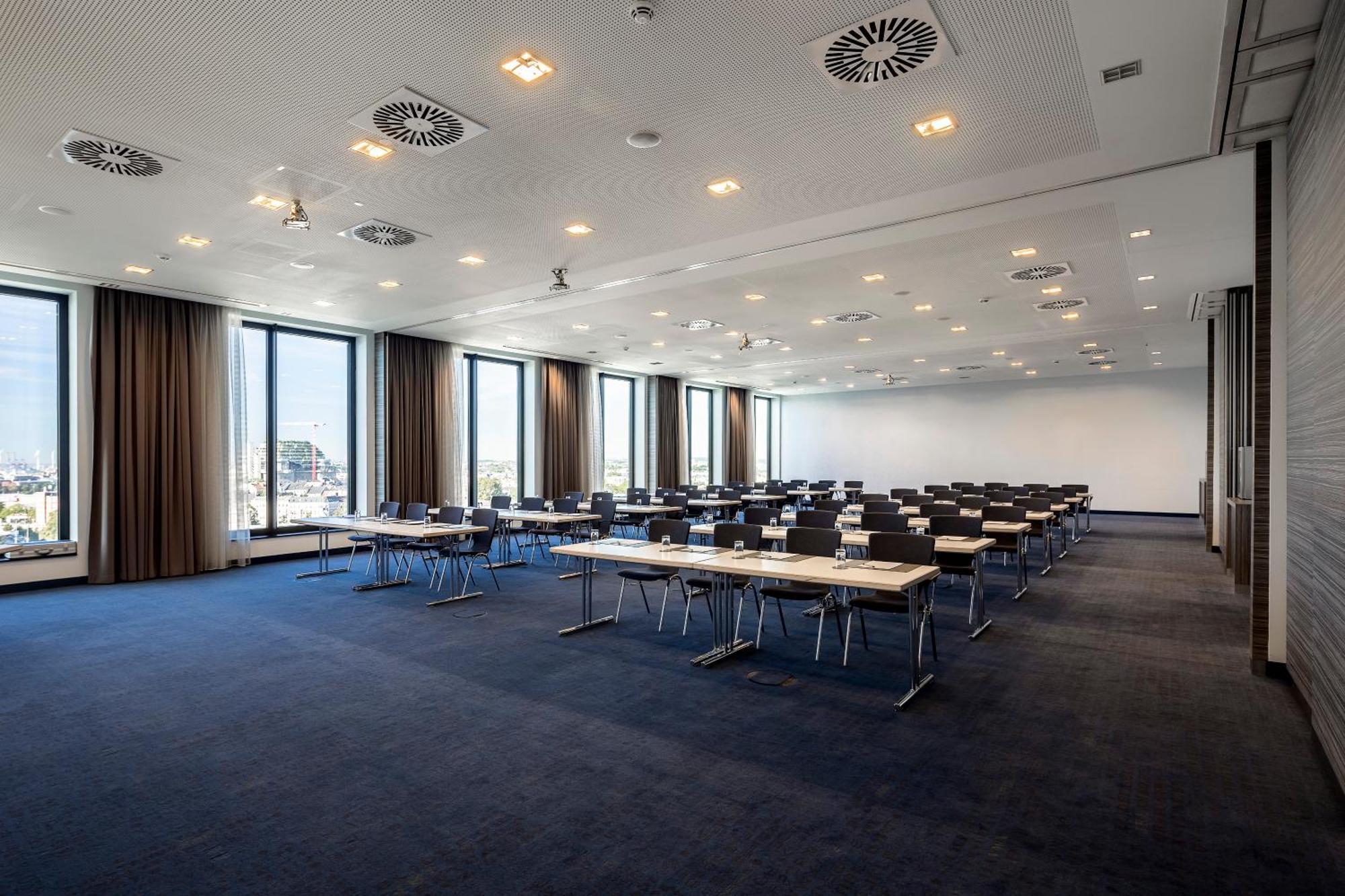 Intercityhotel Hamburg Dammtor-Messe Exterior photo